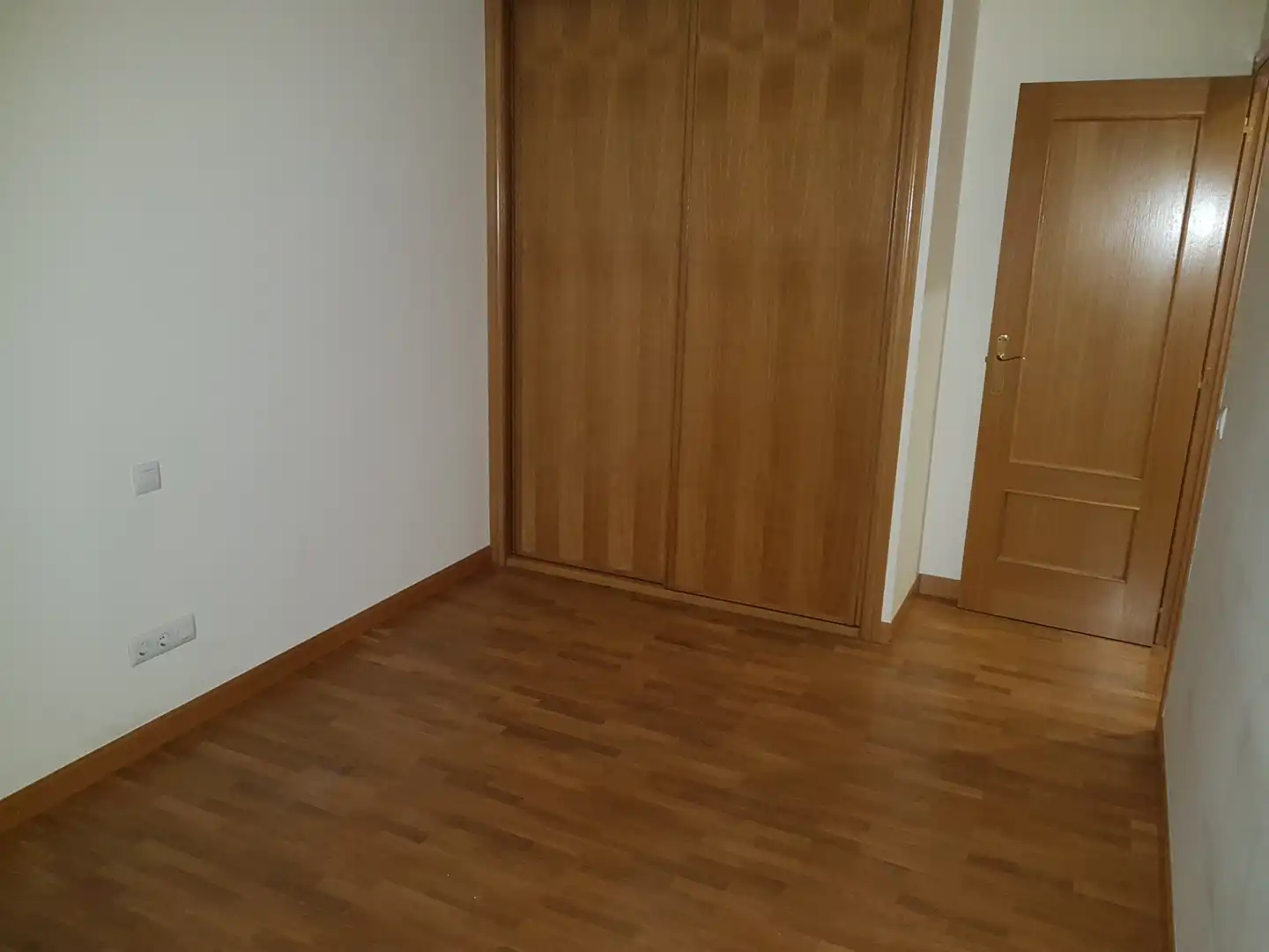 Dormitori de Planta baixa en venda en  Logroño amb Calefacció, Jardí privat i Parquet