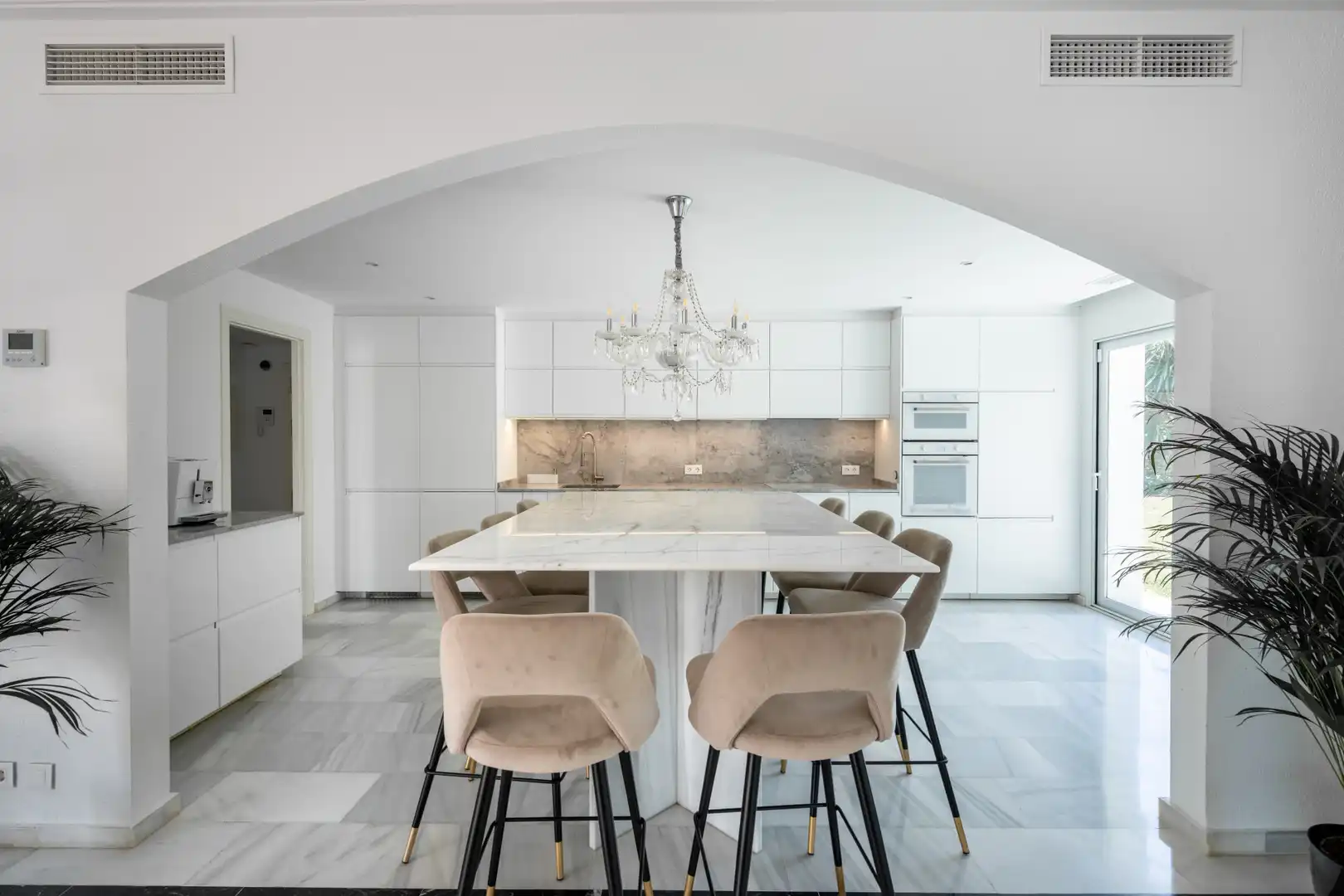 Casa con piscina en venta en Elviria - Cabopino, imagen 5