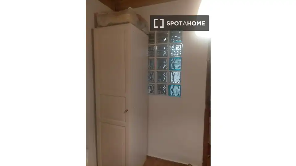 Bedroom of Flat for share in Godella  with Air Conditioner, Heating and Furnished