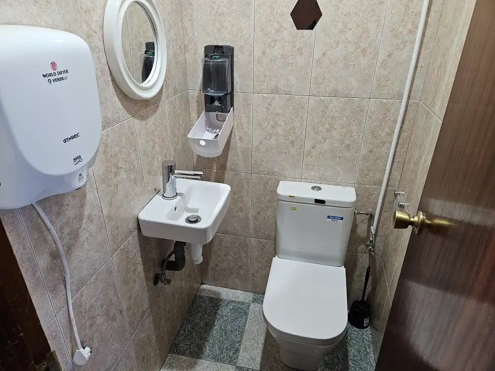 Bathroom of Houses for sale in Mata de Alcántara