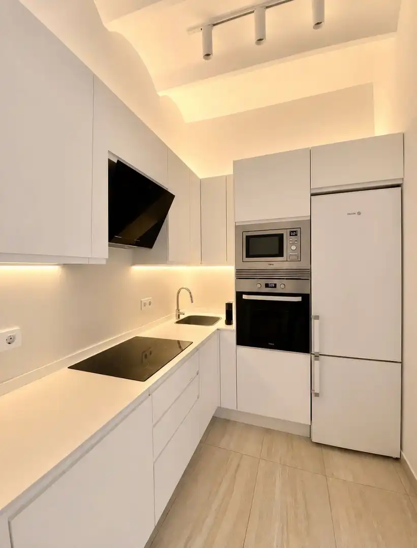 Kitchen of Duplexes for rent to own in Barcelona  with Air Conditioner, Private garden and Pets allowed