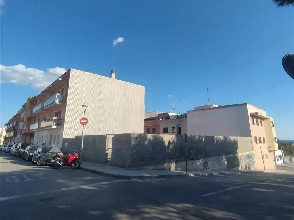 Terreno residencial en venta en Santa Maria - L'Eixample - Sud Sumella