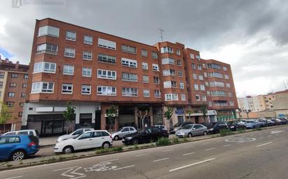 Exterior view of Flat for sale in Valladolid Capital  with Heating