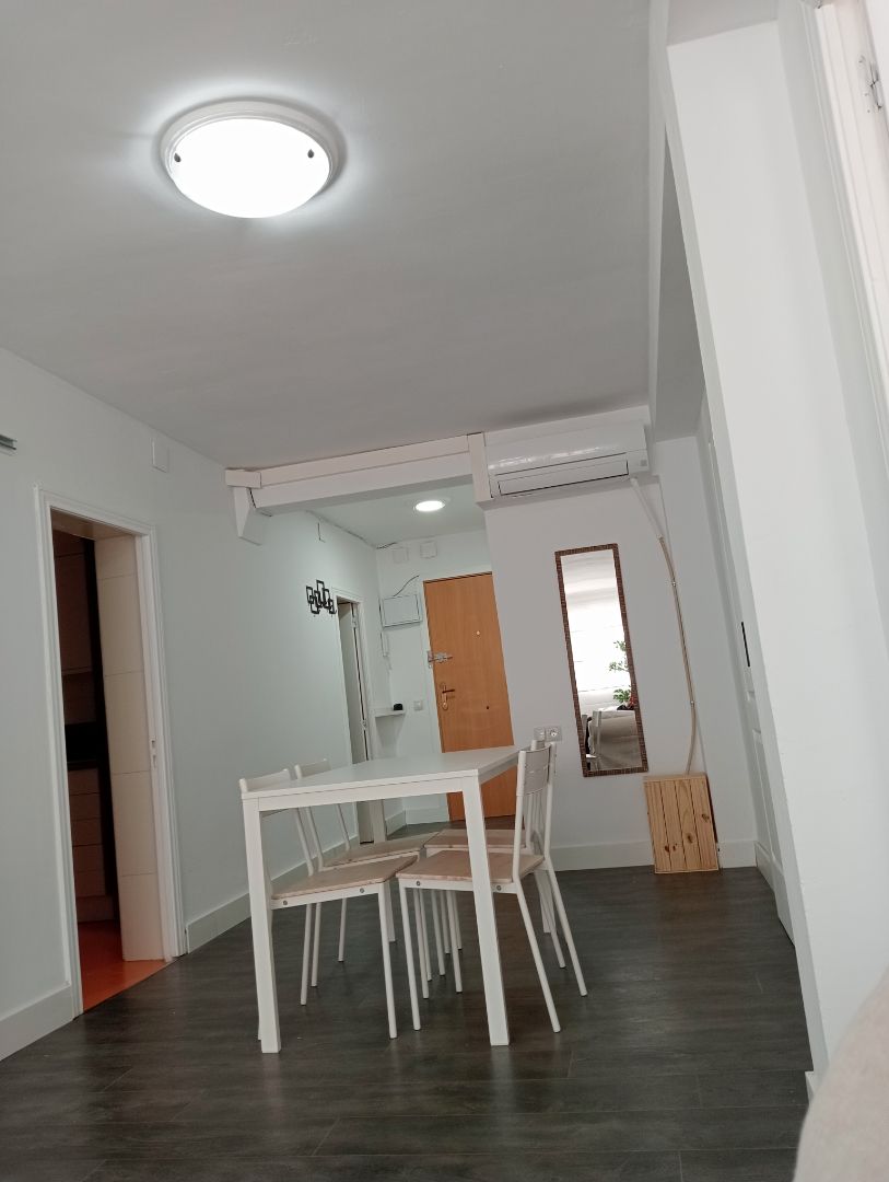 Flat to rent in  Valencia Capital  with Air Conditioner, Parquet flooring and Furnished