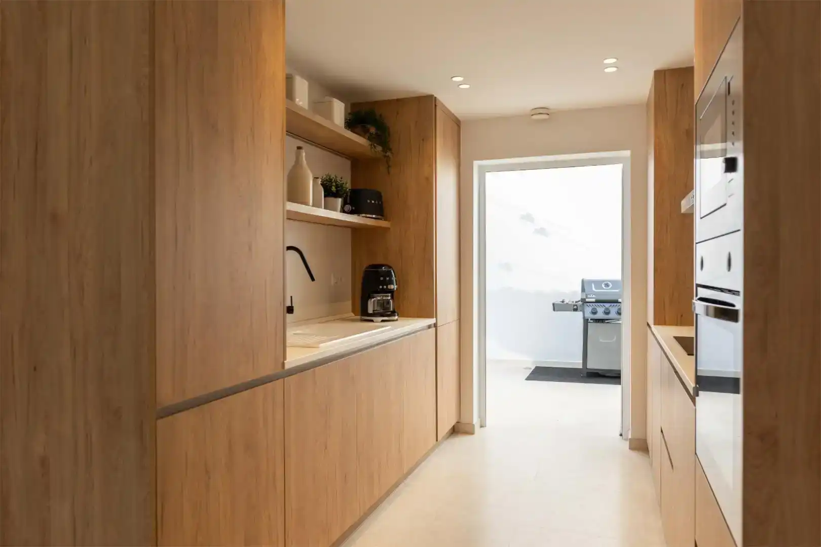 Cocina de Casa o chalet en venta en Almuñécar con Jardín privado, Piscina y Balcón