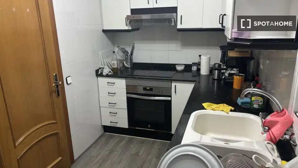 Cocina de Piso para compartir en Rubí con Aire acondicionado, Calefacción y Amueblado