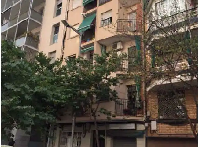 Vista exterior de Casa adosada en venda en Barcelona