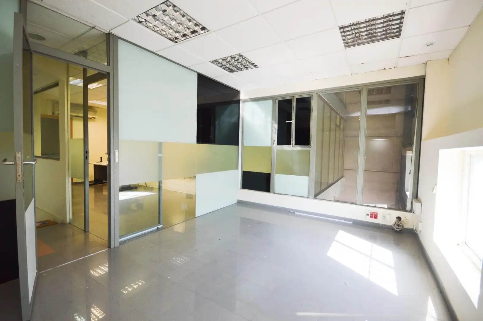 Nave industrial de alquiler en Viator con Calefacción