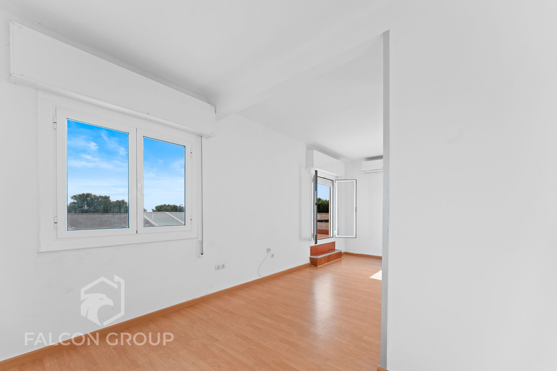 Habitación de Ático en venta en Vilanova i la Geltrú con Aire acondicionado y Terraza