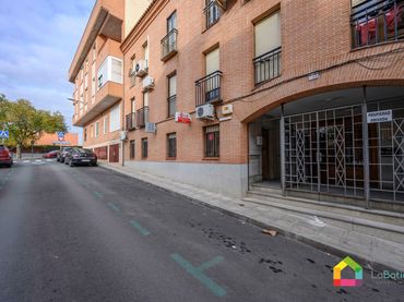 Locale commerciale in vendita a Avenida Europa - San Antón