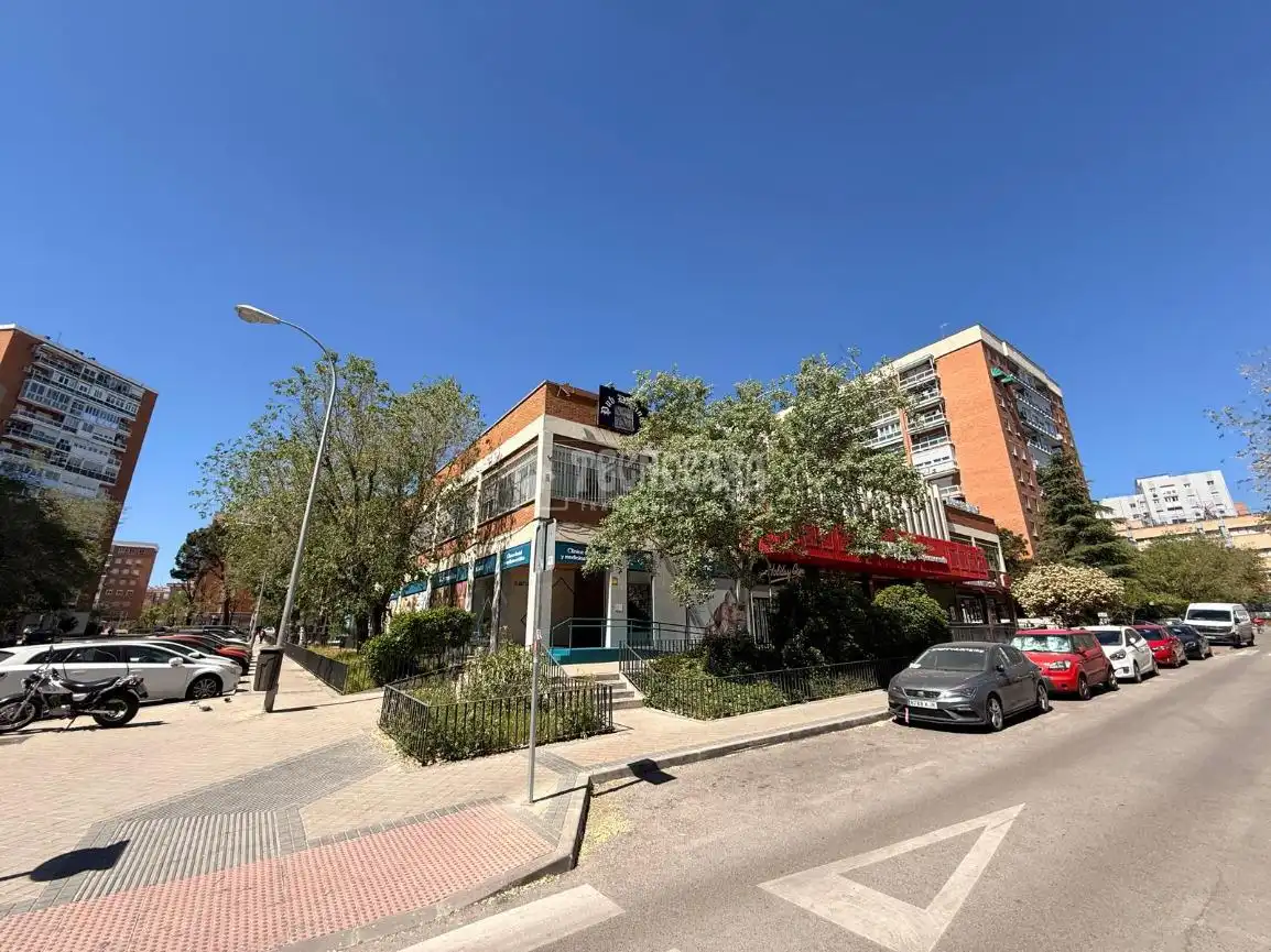 Außenansicht von Wohnung zum Verkauf in Madrid mit Klimaanlage, Möbliert und Haustechnik
