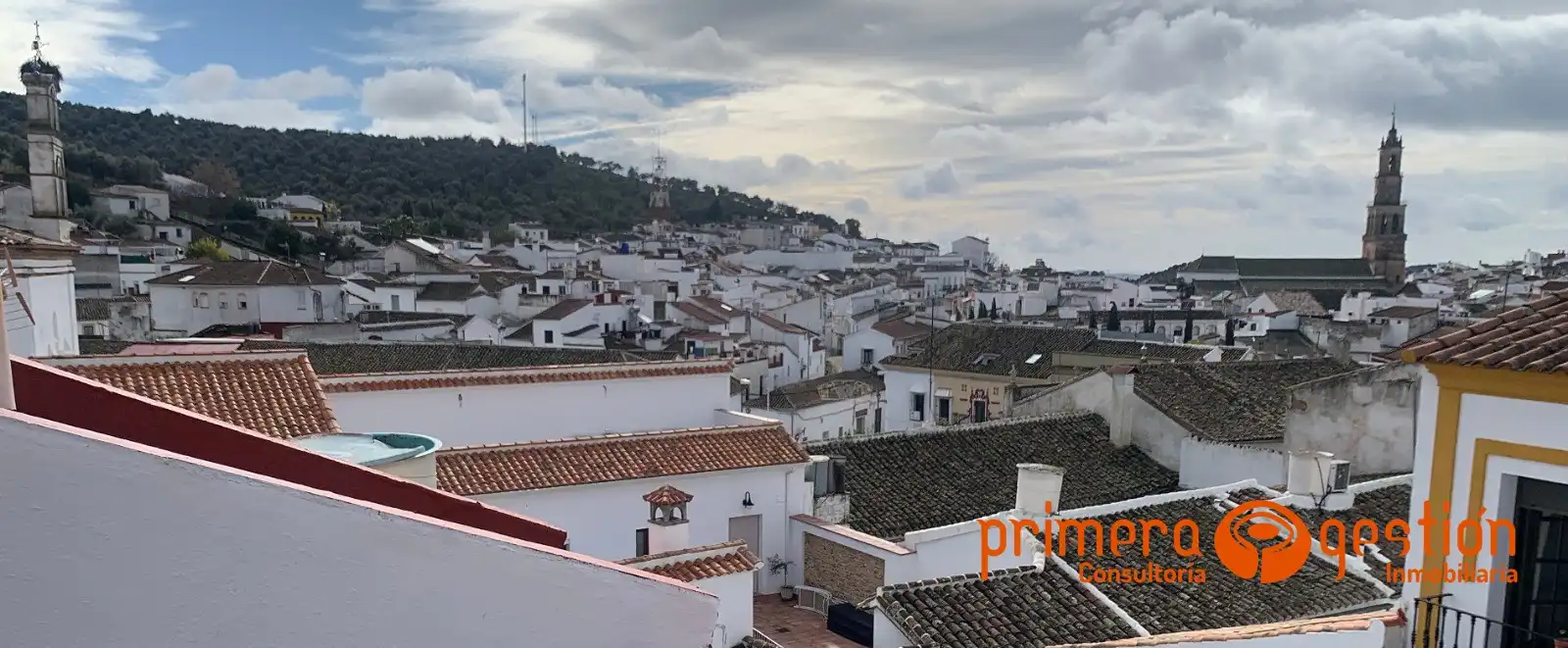 Vista exterior de Casa o xalet en venda en Constantina amb Terrassa i Moblat