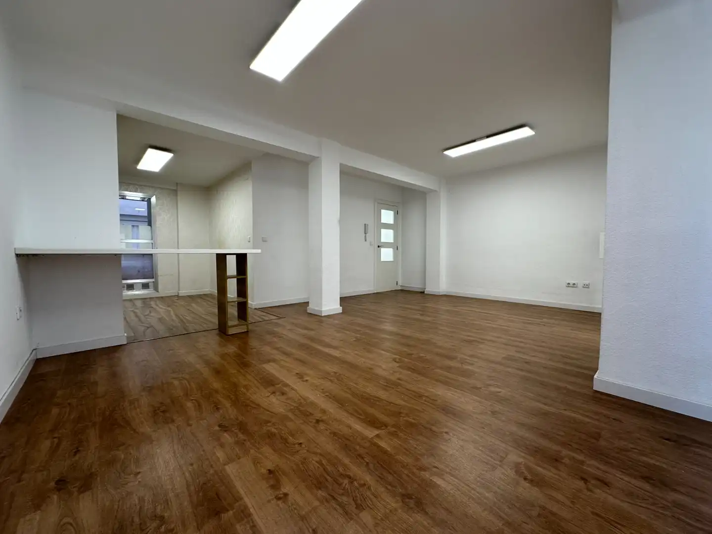 Flat for rent in Xirivella  with Air Conditioner, Parquet flooring and Terrace