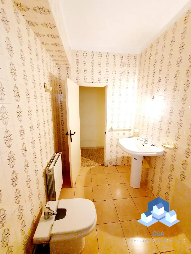 Baño de Piso en venta en Lorca con Calefacción y Balcón