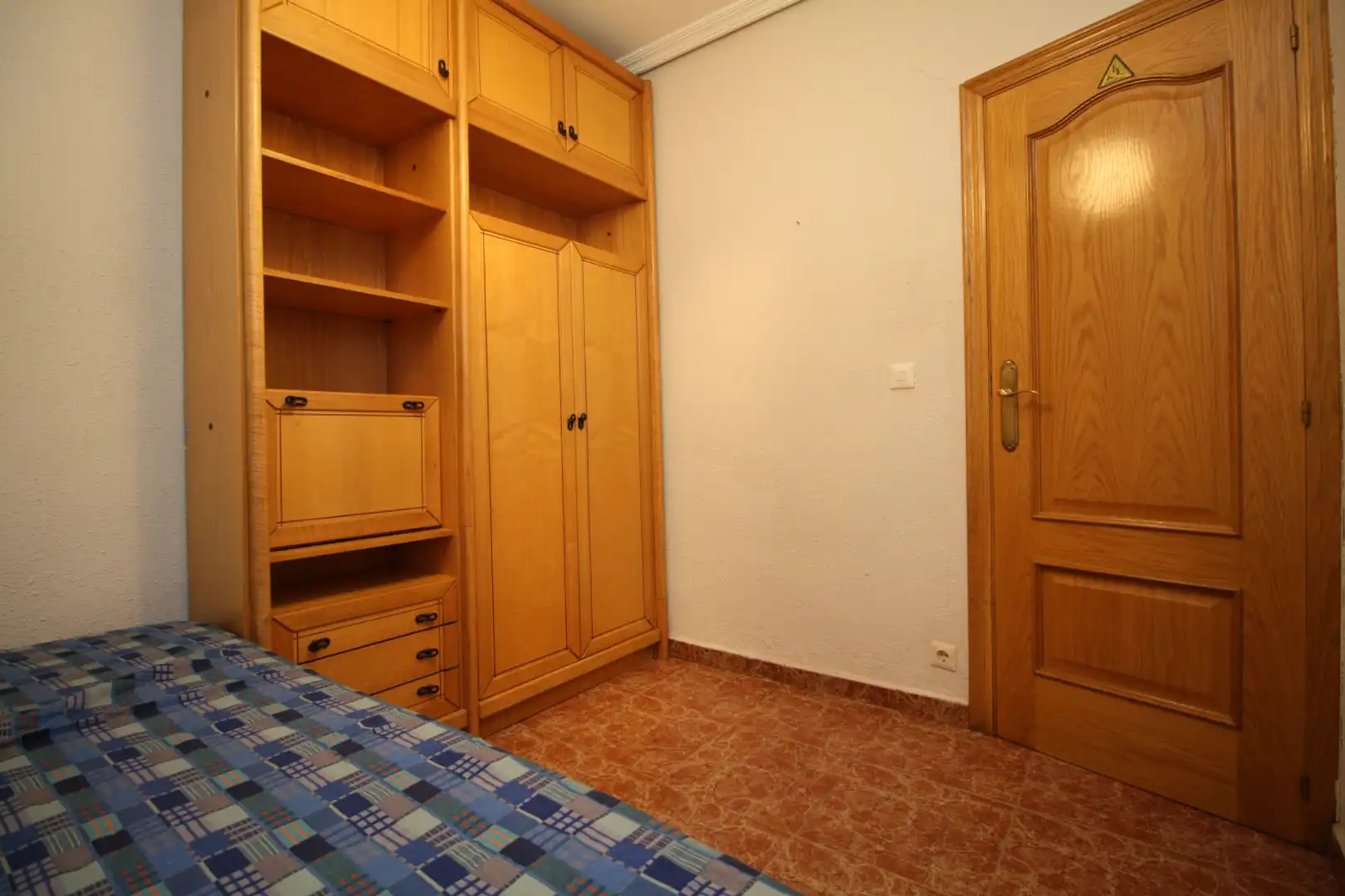 Habitación de Piso de alquiler en Valladolid con Amueblado, Lavadora y Microondas