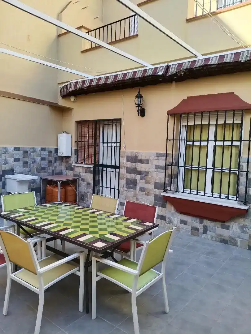 Terrassa de Casa adosada en venda en La Rinconada amb Aire condicionat i Balcó