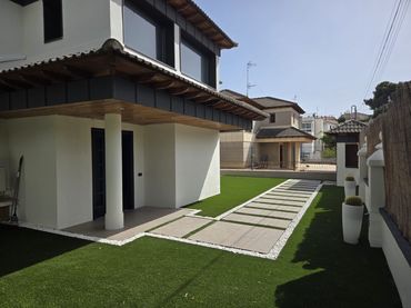 Chalet con balcón en venta en Carrer Empuries