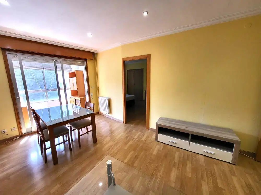 Habitación de Piso de alquiler en Vigo  con Calefacción, Trastero y Amueblado