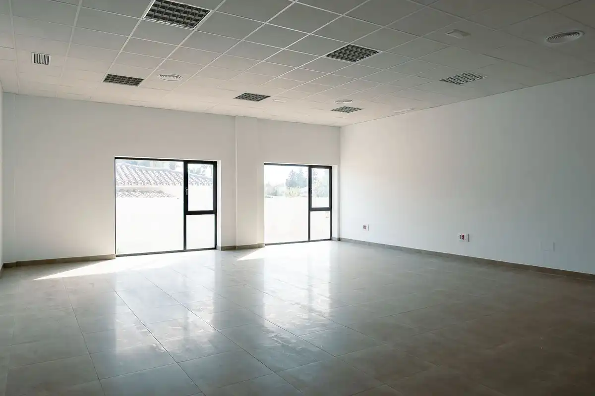 Oficina de alquiler en Estepona con Aire acondicionado
