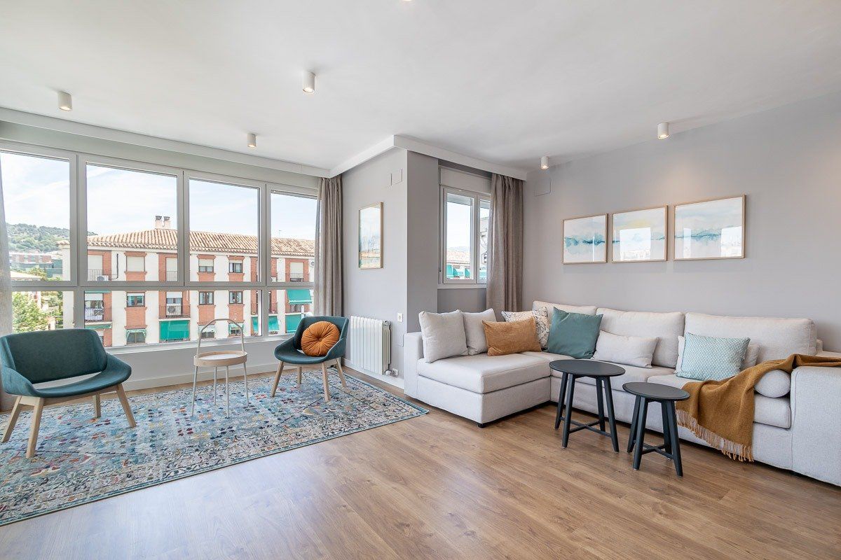 Living room of Flat to rent in  Granada Capital  with Air Conditioner, Terrace and Community pool