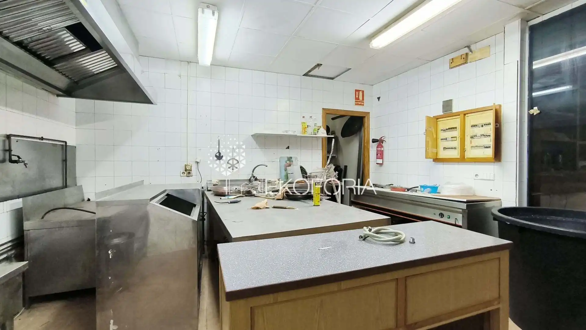 Cuina de Local de lloguer en Valencia amb Aire condicionat