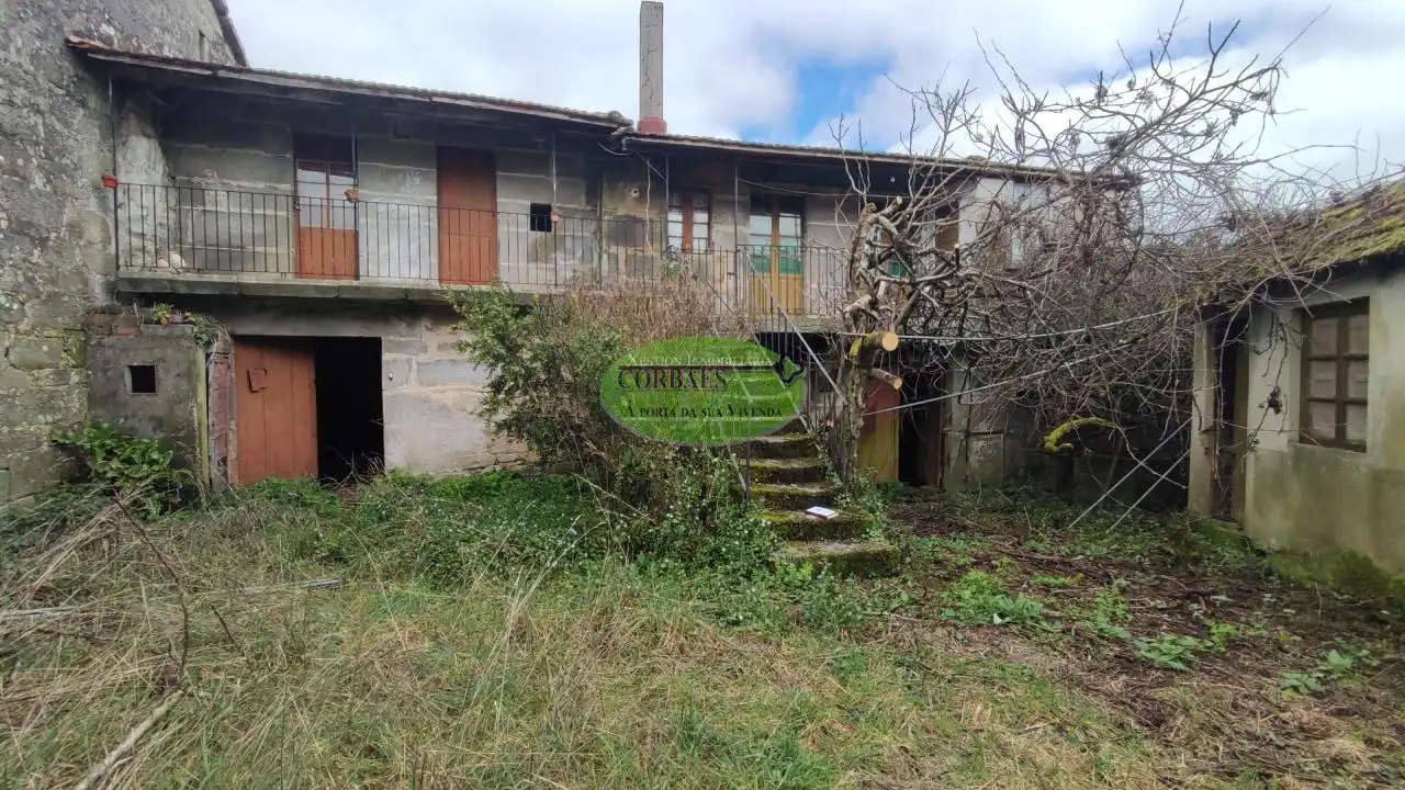 Casa amb terrassa en venda a Piñor