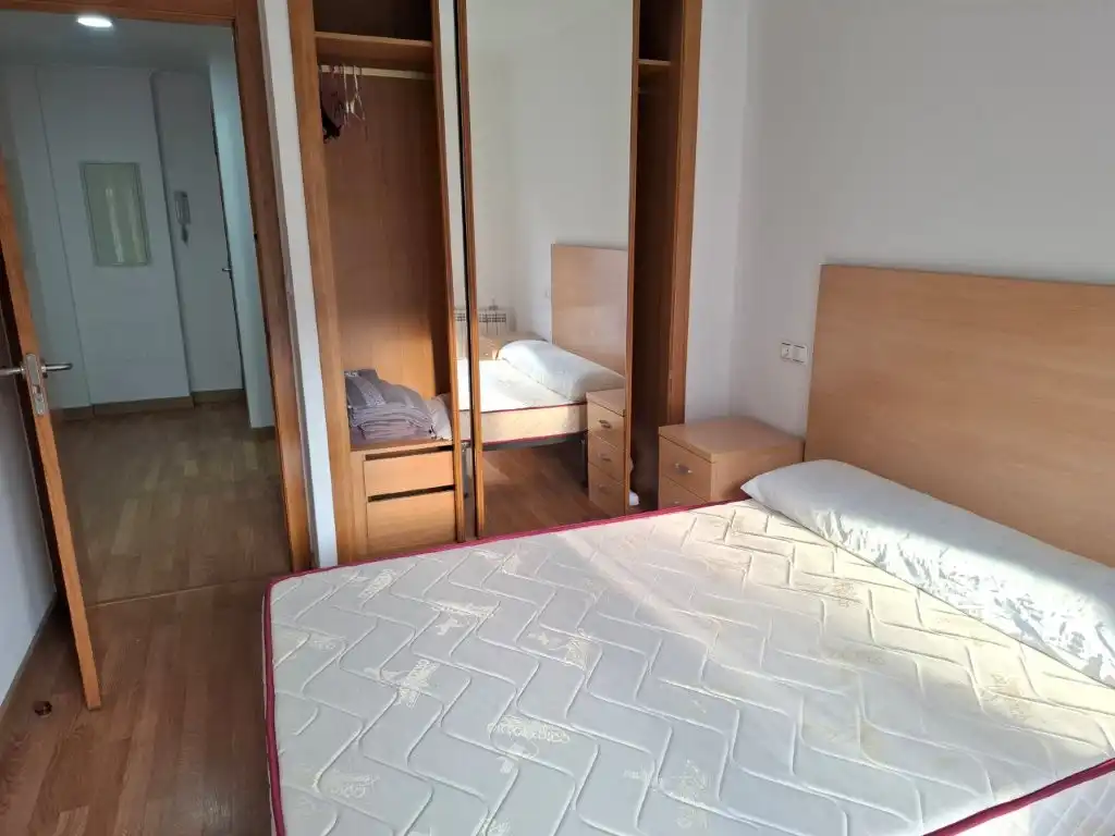 Habitación de Piso en venta en Burela con Calefacción, Trastero y Amueblado