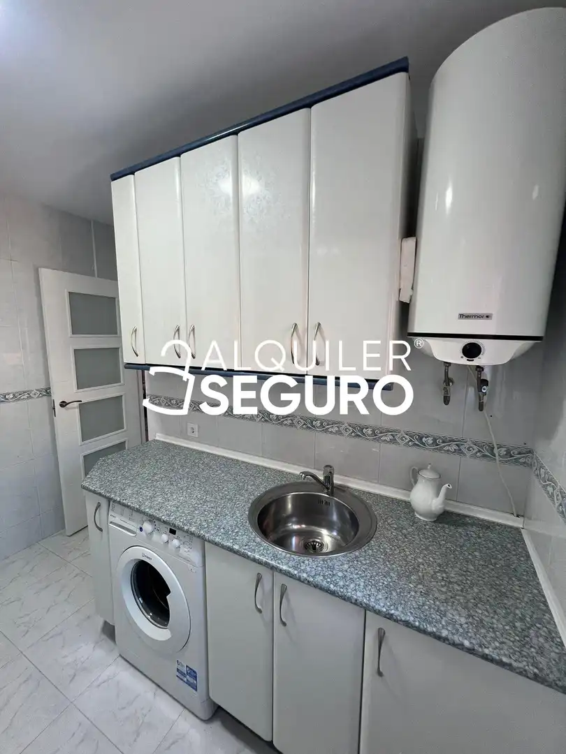 Kitchen of Flat for rent in Madrid  with Air Conditioner, Heating and Terrace