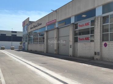Industrial building for sale in Carrer del Transport 28