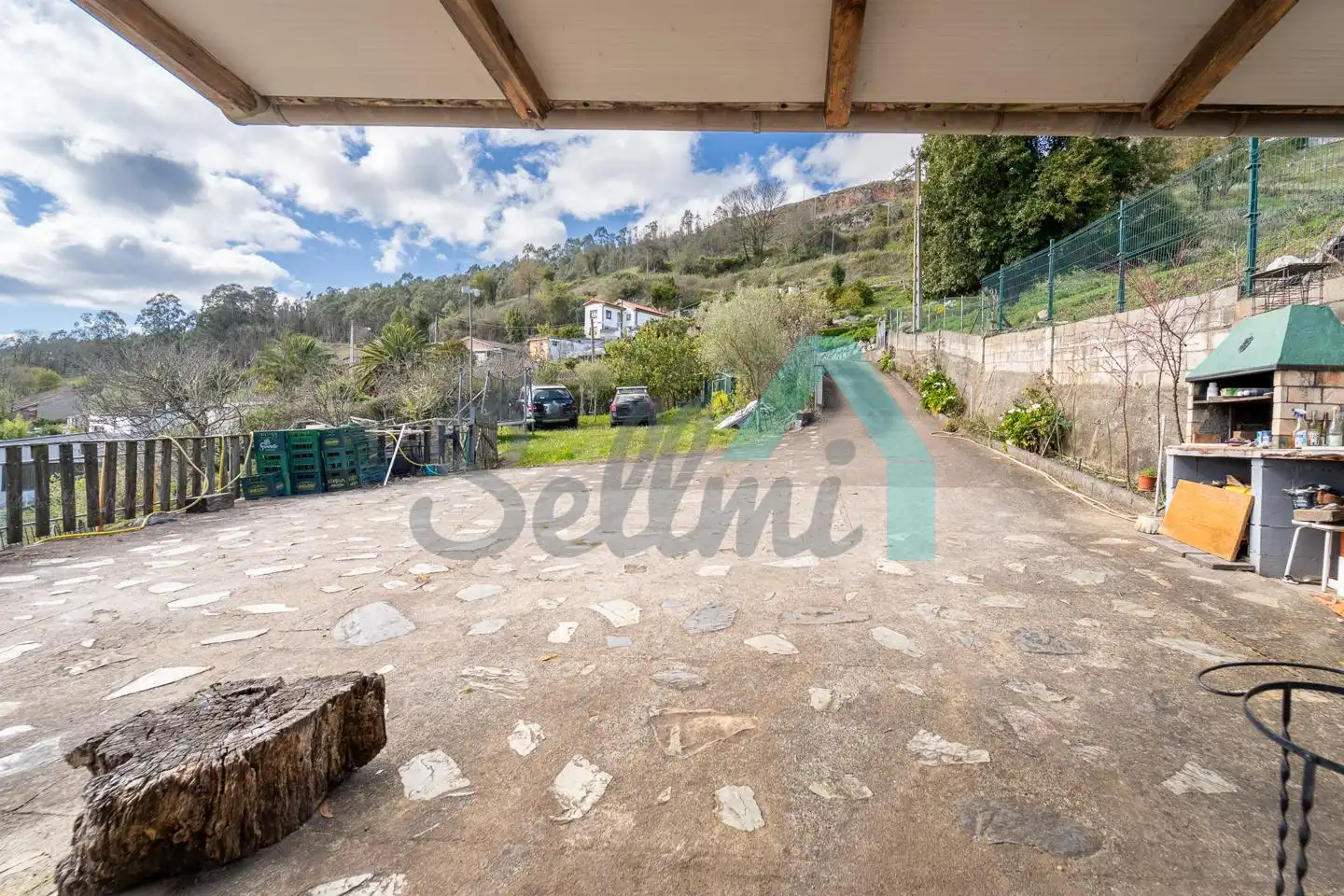 Vista exterior de Casa o xalet en venda en Oviedo  amb Jardí privat, Terrassa i Traster