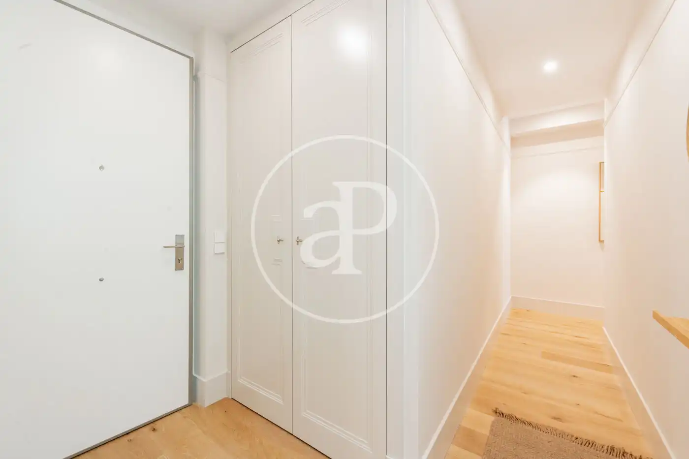 Flat for sale in Madrid  with Air Conditioner and Heating