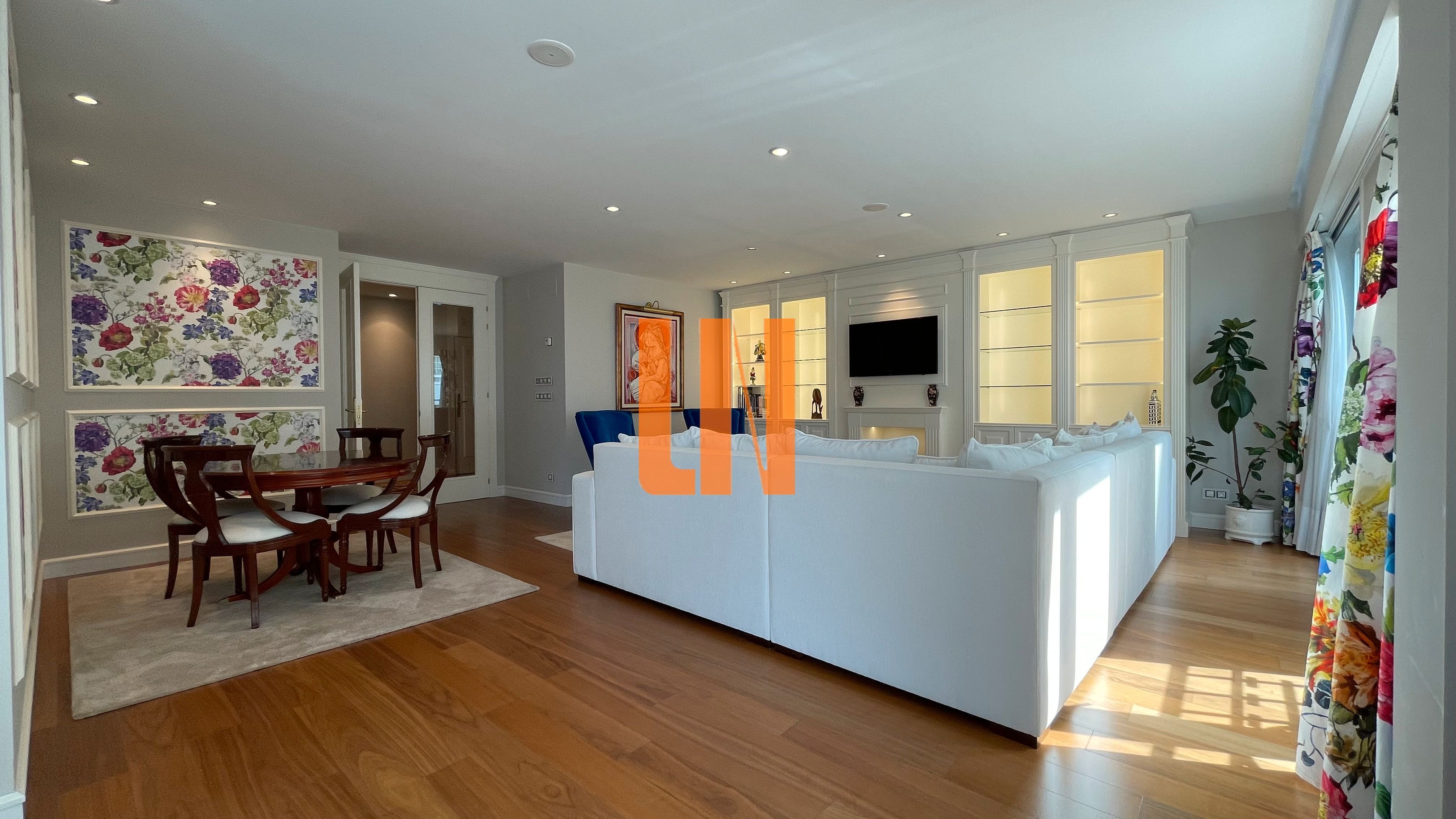 Living room of Flat to rent in A Coruña Capital   with Air Conditioner, Heating and Parquet flooring