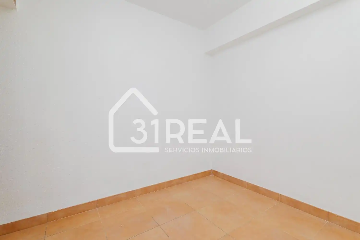 Habitación de Piso en venta en Madrid con Calefacción, Parquet y Terraza
