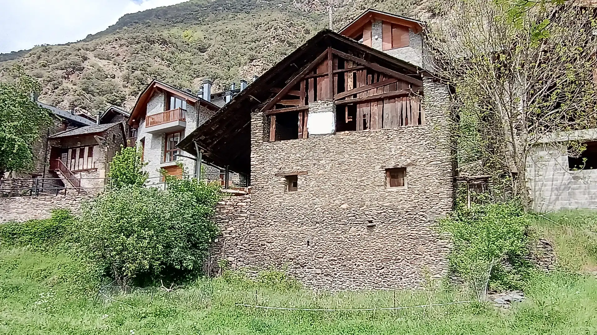 Vista exterior de Finca rústica en venta en Alins con Jardín privado