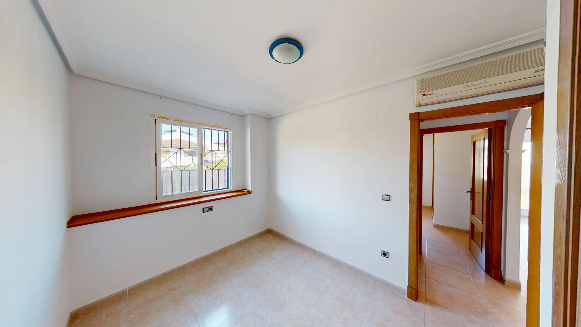 Bedroom of Flat for sale in Torrevieja  with Air Conditioner, Terrace and Community pool