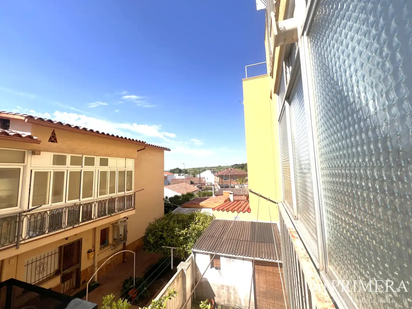 Vista exterior de Pis en venda en Parets del Vallès amb Calefacció, Moblat i Balcó