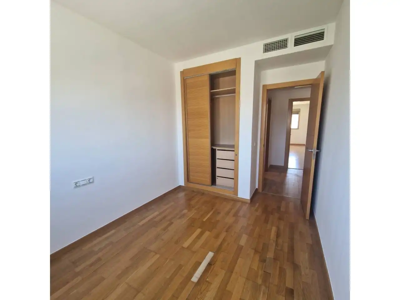 Schlafzimmer von Wohnung zur Miete in Málaga mit Klimaanlage, Heizung und Terrasse