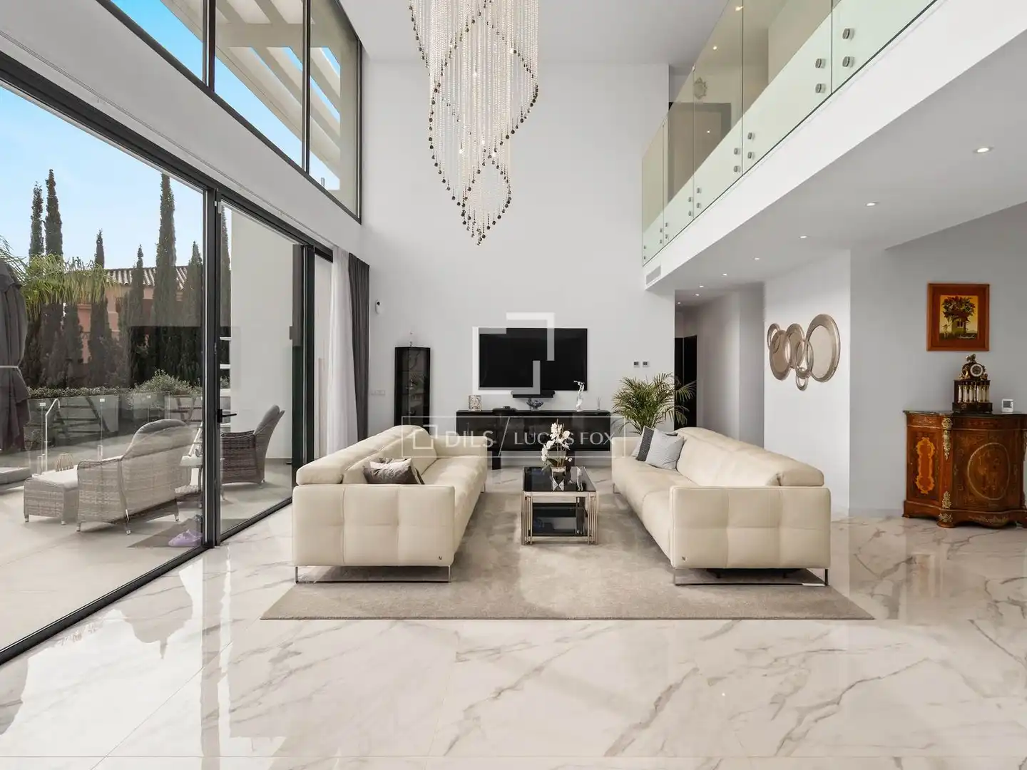 Living room of Houses for sale in Benahavís  with Air Conditioner, Heating and Private garden