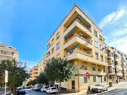 Vista exterior de Pis en venda en  Jaén Capital amb Aire condicionat, Terrassa i Balcó