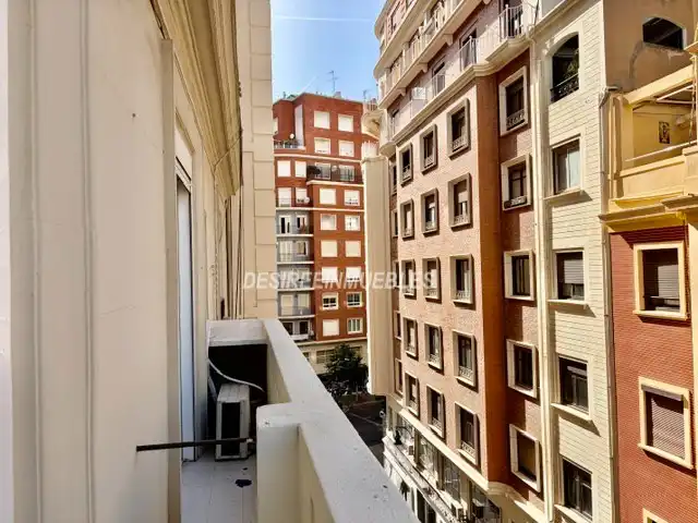 Vista exterior de Piso en venta en Valencia con Aire acondicionado, Calefacción y Balcón