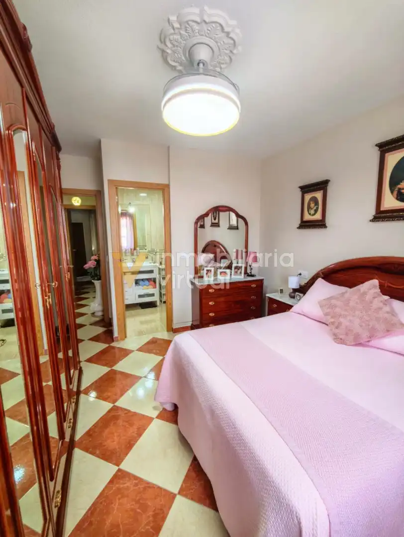 Schlafzimmer von Wohnung zum Verkauf in Lucena
