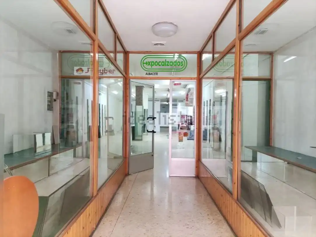 Geschaftsraum zur Miete in Hospital
