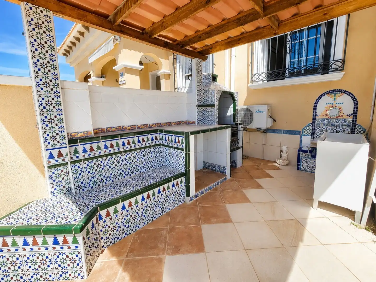 Terrassa de Casa o xalet en venda en Orihuela amb Aire condicionat, Calefacció i Jardí privat