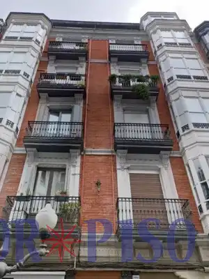 Außenansicht von Wohnung zum Verkauf in Bilbao  mit Heizung und Balkon