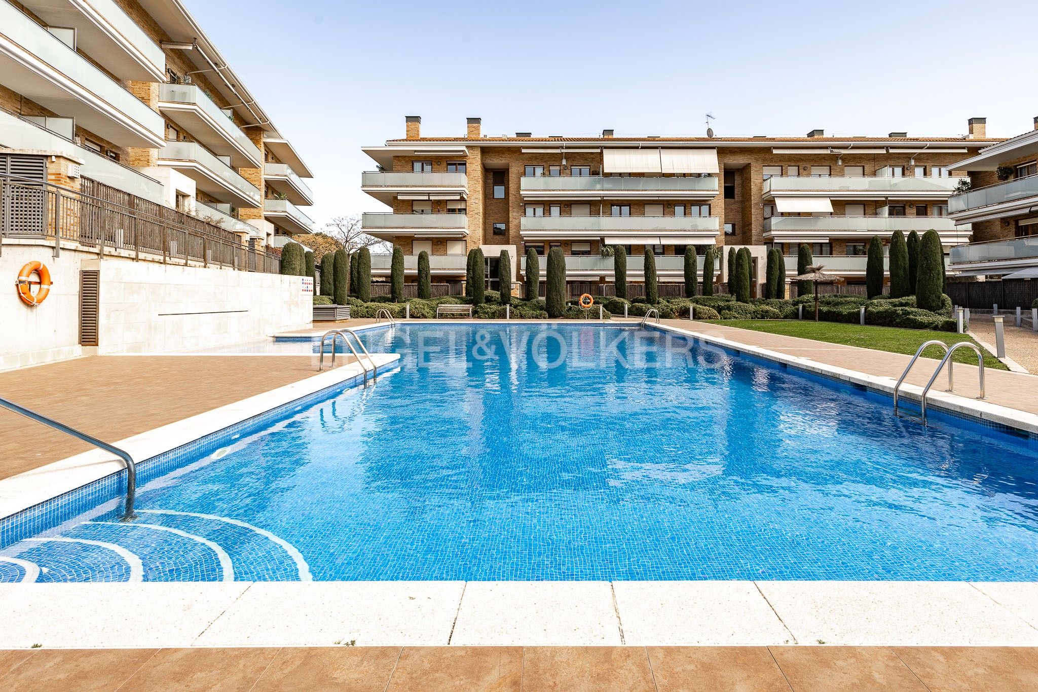Swimming pool of Attic for sale in Sant Cugat del Vallès  with Air Conditioner, Heating and Parquet flooring
