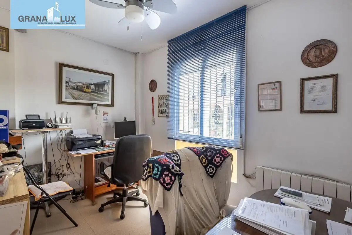 Casa aparellada amb terrassa en venda a Camino CEMENTERIO, imagen 28