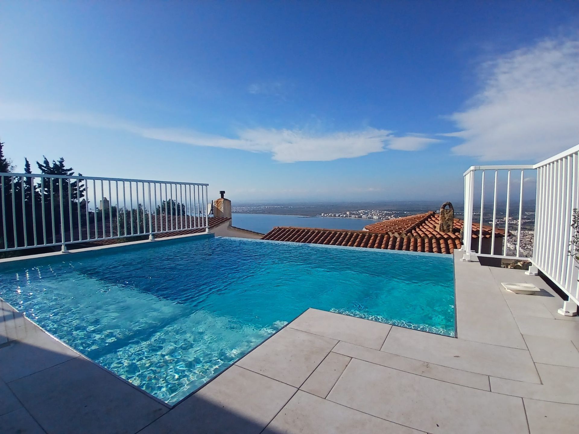 Piscina de Casa o chalet en venta en Roses con Aire acondicionado, Calefacción y Jardín privado