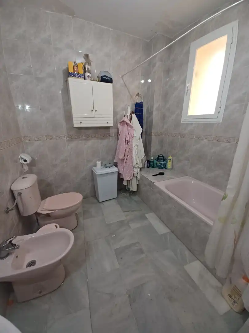 Baño de Piso en venta en Sevilla con Horno y Lavadora