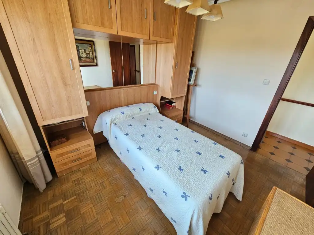 Dormitori de Casa o xalet en venda en Castrillón