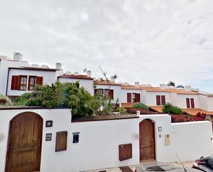 Vista exterior de Casa adosada en venda en Santa Úrsula amb Jardí privat, Terrassa i Traster
